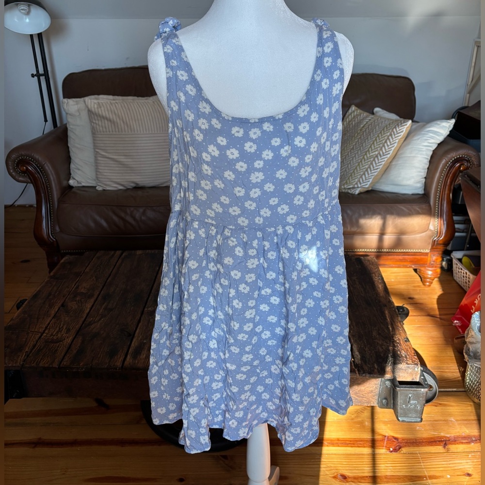 Forever 21 Light Blue Floral Top